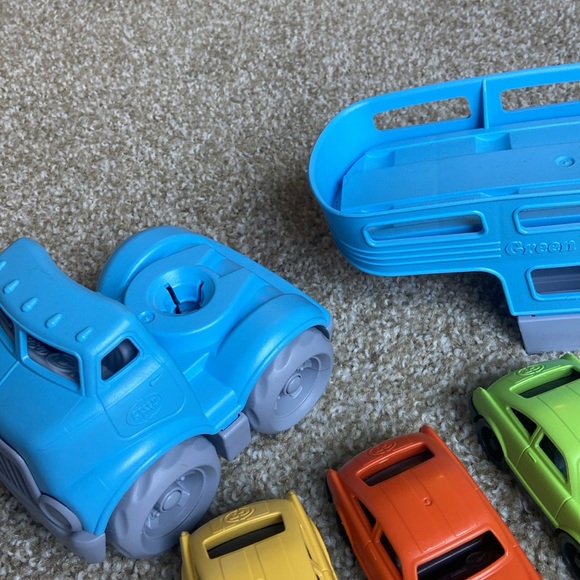 Green Toys car transporter - Picture 5 of 7